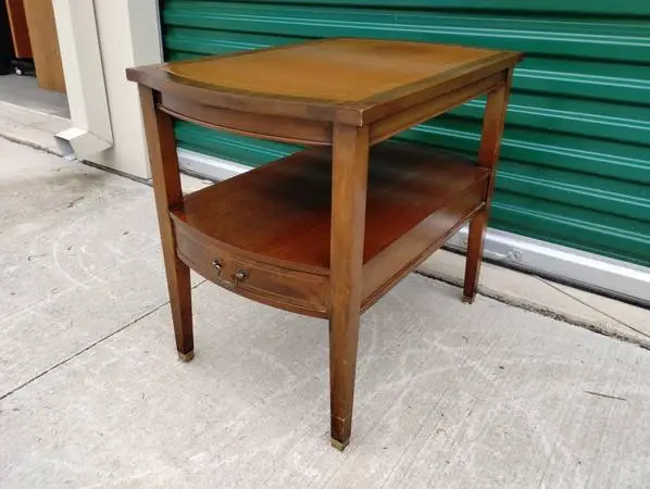 Beautiful 1940s/1950s Genuine Mahogany Side Table w/Leather Top