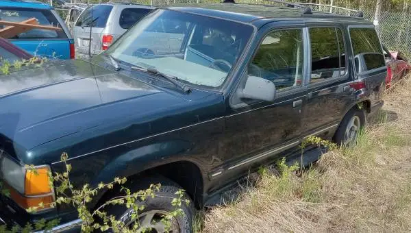 USED Ford Explorer XLT MFD 02/94 parts vehicle