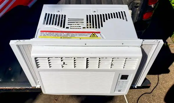 GE Air Conditioner 6000 btu A/C Plus Remote Stll New