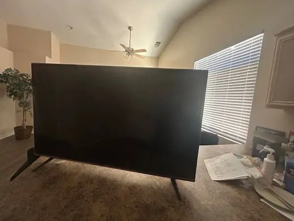 VIZIO 45” TV LIKE NEW MOVING PICK UP TODAY