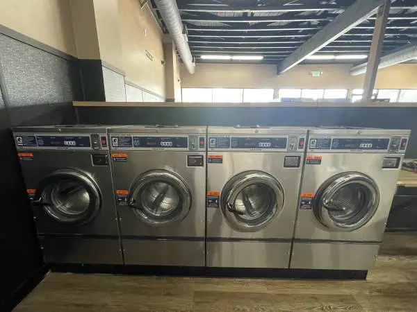 CLOSING LAUNDROMAT
