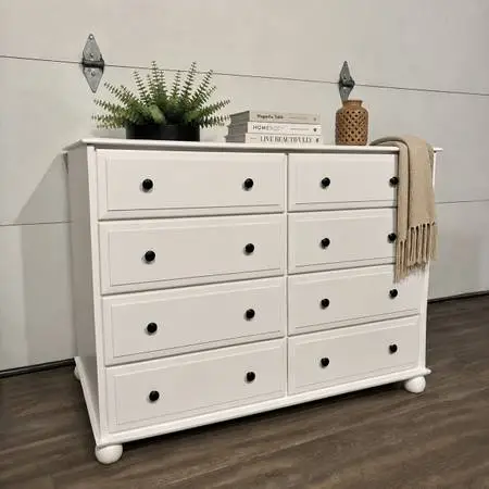 Beautiful Solid Wood 8-Drawer Dresser w/ Black Knobs