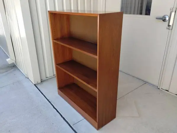 Vintage 1980s 4ft Tall Bookcase w/ Adj Shelves - Made by Hale!