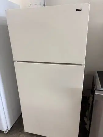 28 Wide 14CuFt Bisque Hotpoint Refrig