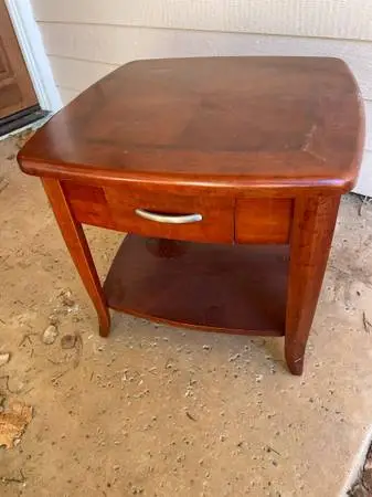 End table/night stand