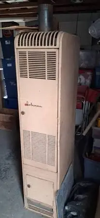 Vintage 1950s Coleman Oil Burning Heater (Model 700B) – Mid-Century / Trailer