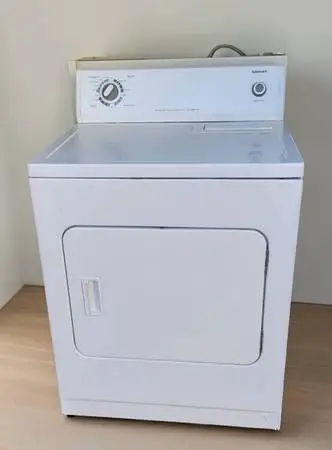 HEAVY DUTY GAS DRYER EXCELLENT CONDITION AND VERY CLEAN