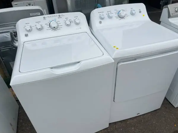 GE White matching washer & Dryer Electric set