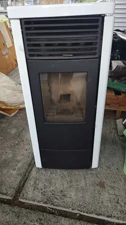 Pellet stove