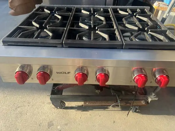 36 Wolf Stainless Rangetop, 6, set price. first