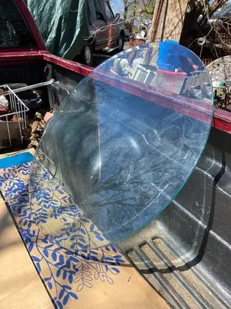 Round glass thick tabletop 28”