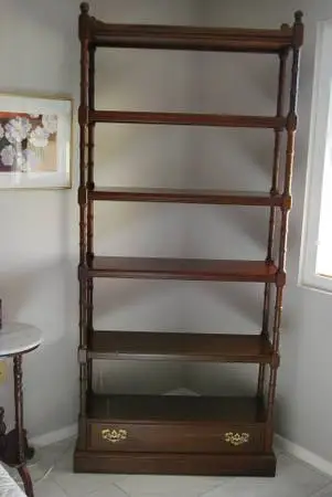 Vtg. 1980s Ethan Allen Six Shelves Bookcase/Display Case