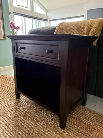 Cabinet/nightstand