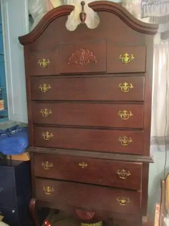 Queen Anne Cherry Highboy Dresser 80s. wood