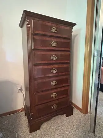 Seven Drawer Drawer High Boy Dresser