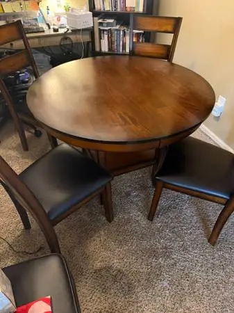 Table & Chairs