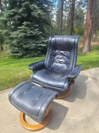 Ekornes Stressless Recliner & Ottoman