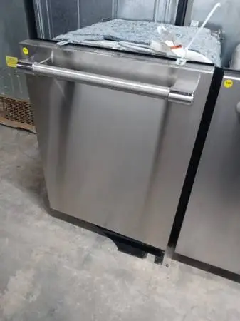 ★Thermador stainless steel dishwasher with stainless tub