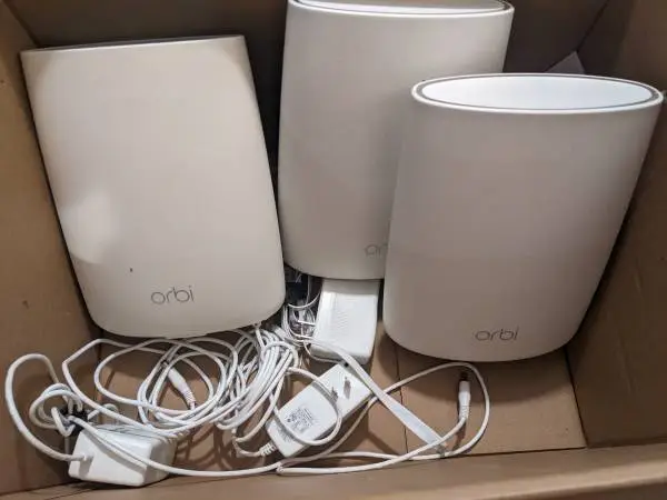 Netgear Orbi RBK53 Mesh WiFi System – Router + 2 Satellites - OBO