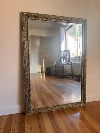 Gold mirror