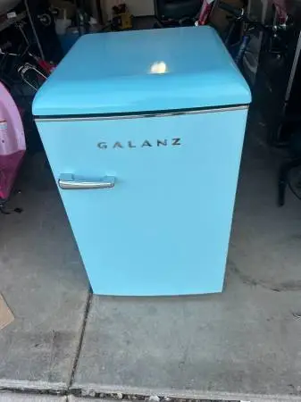 mini fridge Galanz 4,4 cu.ft