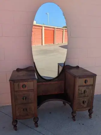 Vintage vanity with mirror
