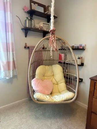 Children’s Hanging Egg Chair (ceiling)
