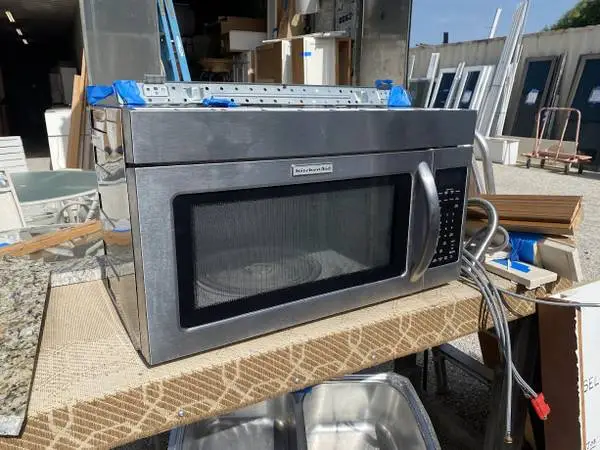 SS KitchenAid Microwave Oven 2.0 Cu Ft Model #KHMS2040BSS Used