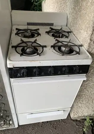 Gas stove oven 20” and fridge