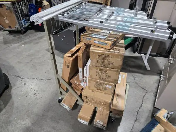 🔥 Blueprint Hanging Rack + NEW Clamps Bundle – $450 (Vancouver / Port