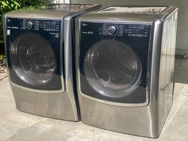 LG Mega Capacity Washer and GAS Dryer