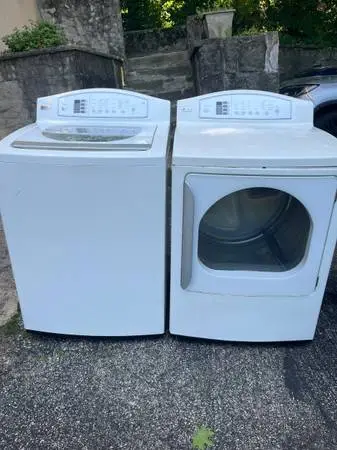 GE Profile Washer &Dryer set (gas)