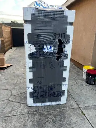New Frigidaire 18.3 cub ft Top freezer asking $550