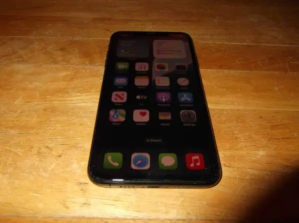 iphone 256gb unlocked, xs max like new, 6.5 screen