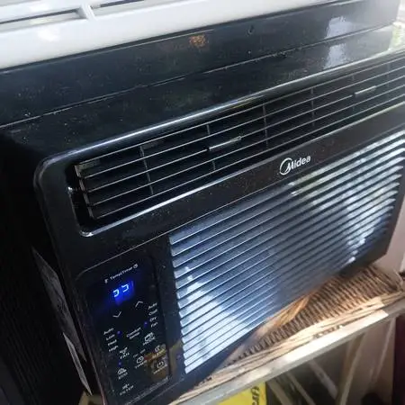 Midea Air Conditioner MAW05R1WBL 5,000 BTU