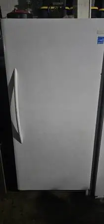 Fridgidaire frost free 21 cu commercial quality freezer plugged in