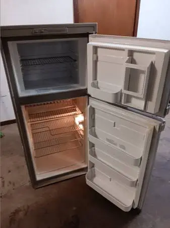 PROPANE 110 RV CAMPER REFRIGERATOR FREEZER TESTED ALL WORKING