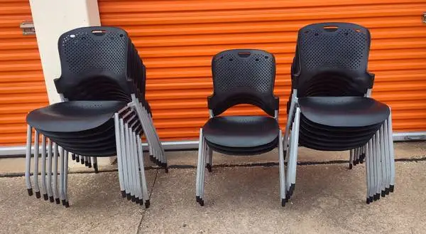 STACKING CHAIRS