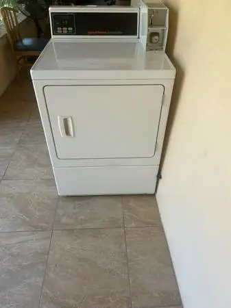 SPEED QUEEN COIN OPERATED DRYER
