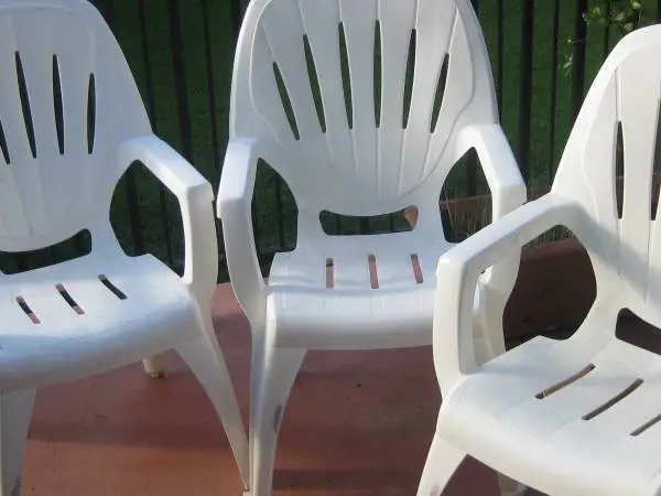 STRONG WHITE PATIO CHAIRS