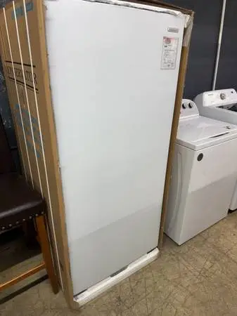 GAAV - NEW CONSERVATOR 14 Cu. Ft. UPRIGHT FREEZER - FACTORY WARRANTY