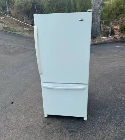 refrigerator with bottom freezer (free local delivery)
