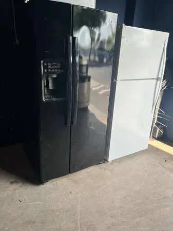 REFRIGERATORS TOP AND BOTTOM SIDE BY SIDE