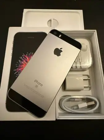 iPhone SE 1st 64GB Unlocked