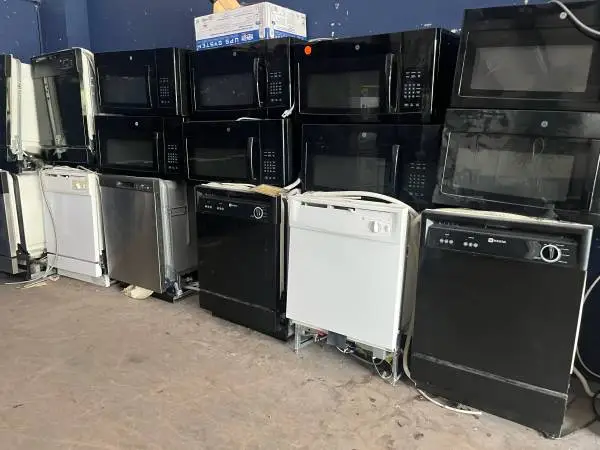 Dishwashers and microwaves avaialable