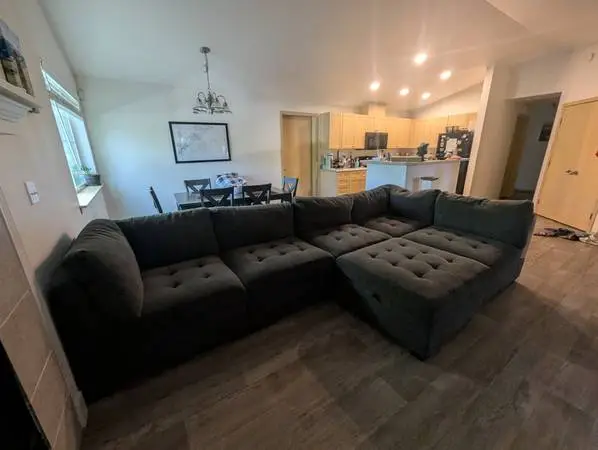 Thomasville Tisdale Modular Sectional 6-piece with Storage Ottoman