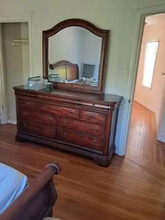 Bedroom furniture 3 piece