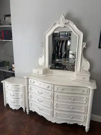 Large dresser with mirror hutch matching nightstand