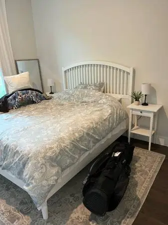 White queen bed, 2 night stands and dresser