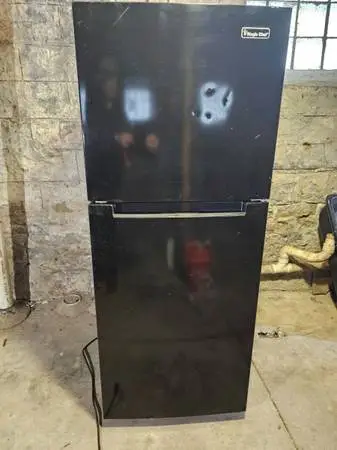 Magic Chef 10.1 cu. ft. Top Freezer Refrigerator in Black